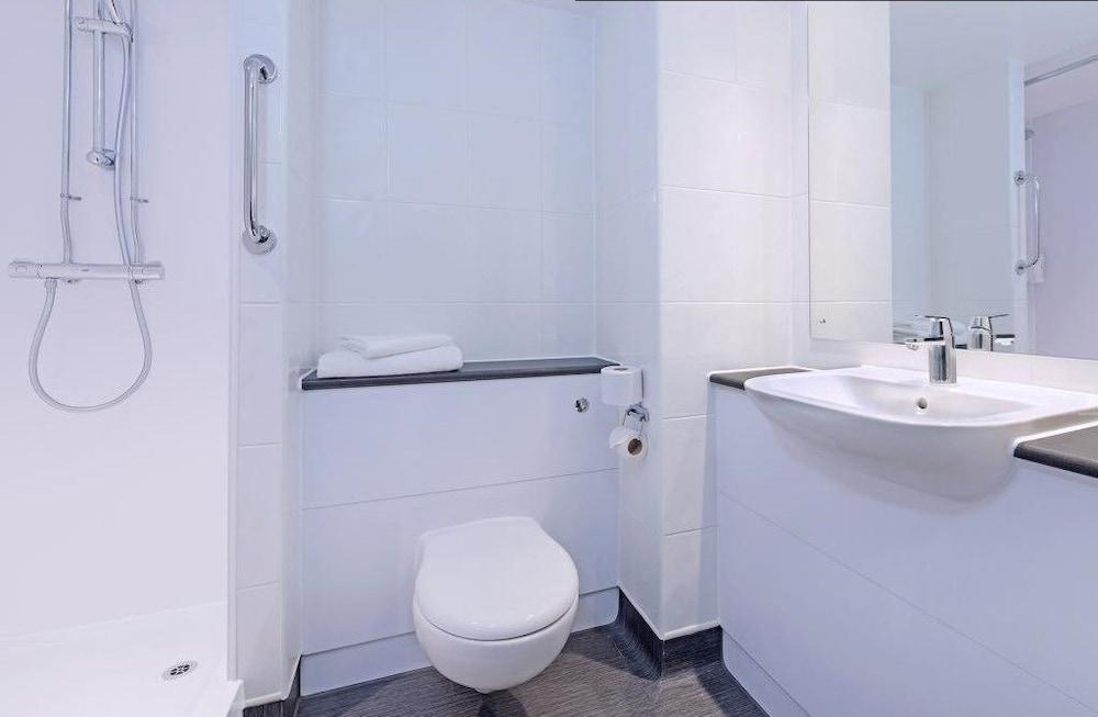 Travelodge London Central Waterloo ภายนอก รูปภาพ