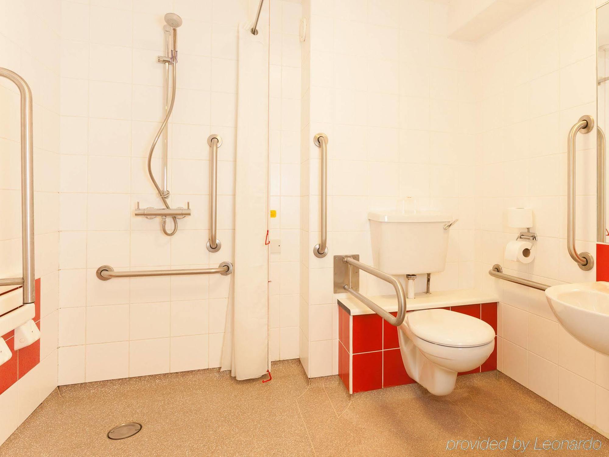 Travelodge London Central Waterloo ภายนอก รูปภาพ