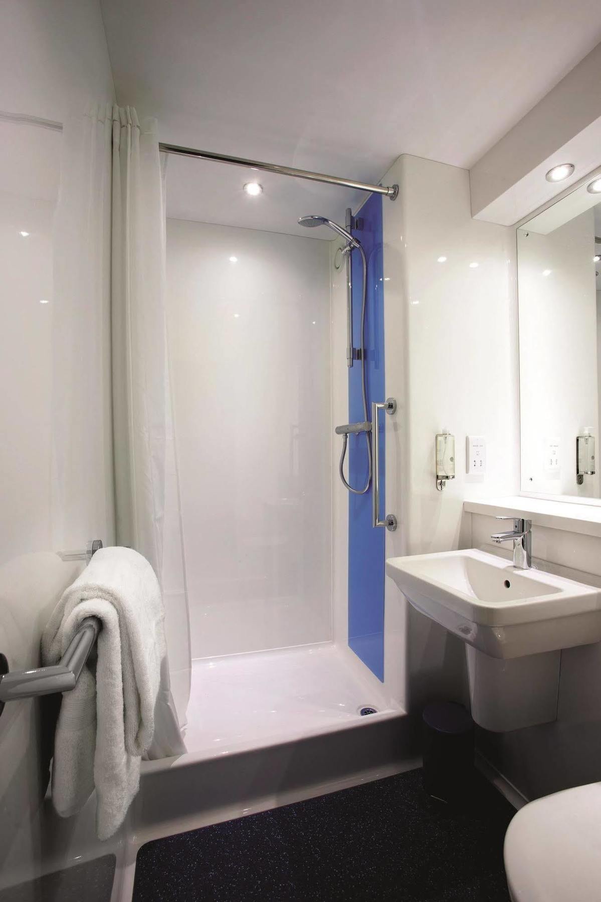 Travelodge London Central Waterloo ภายนอก รูปภาพ